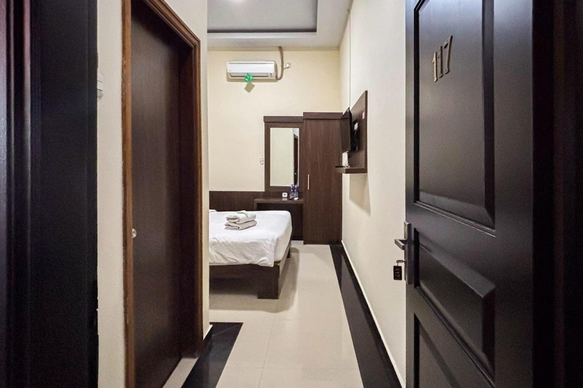 Urbanview Alfiya Hotel Lampung Bandar Lampung Exterior photo