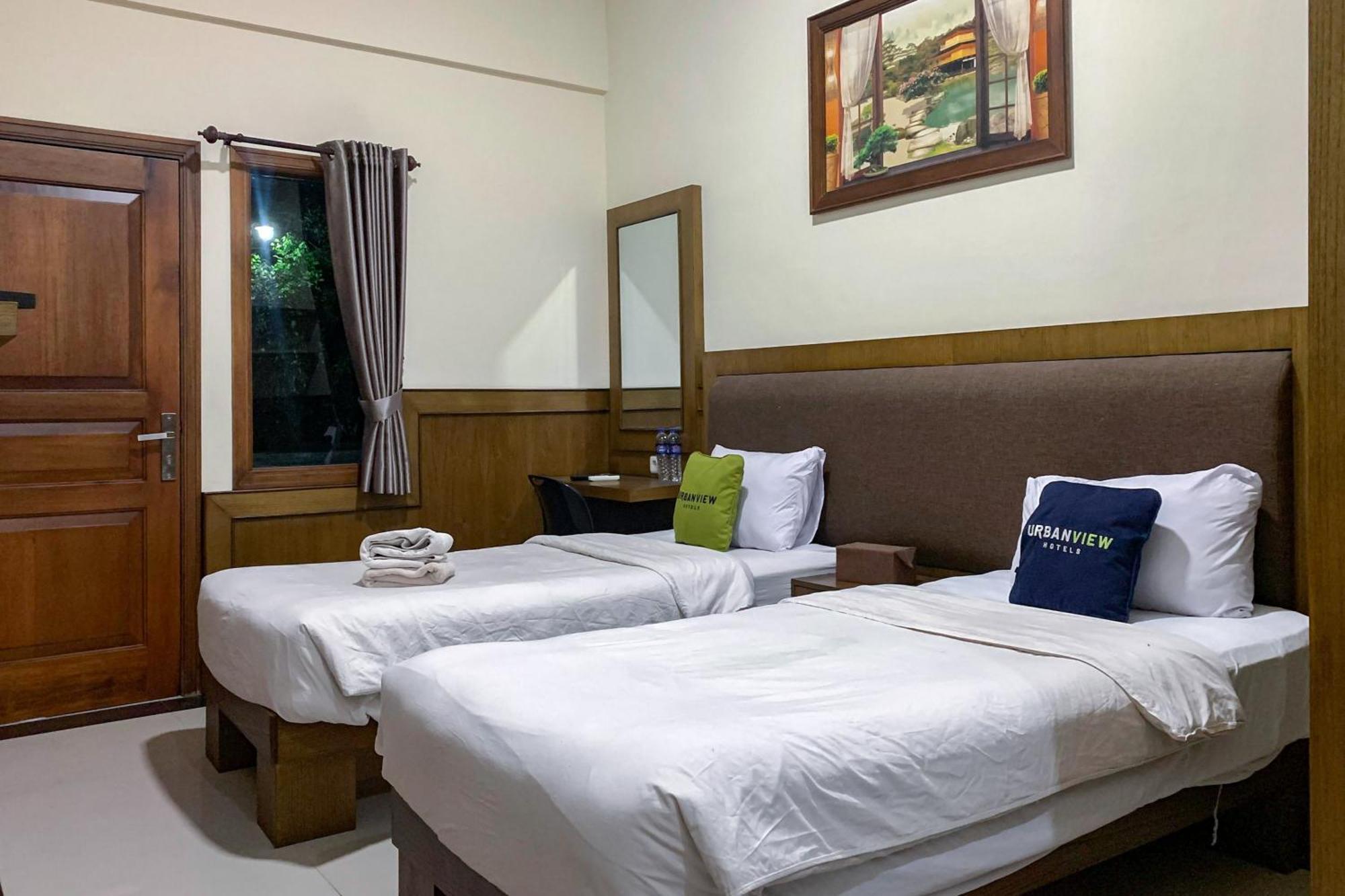Urbanview Alfiya Hotel Lampung Bandar Lampung Exterior photo